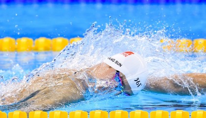 开云体育入口-F1新赛季揭幕战焦点战，76人踏平老鹰，速度与激情的双重奏