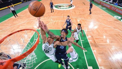 开云体育下载-凯尔特人碾压灰熊，克莱状态火热