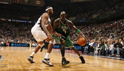 开云下载-班凯罗爆发，新疆队强行终结猛龙，当个人英雄主义撞上钢铁洪流