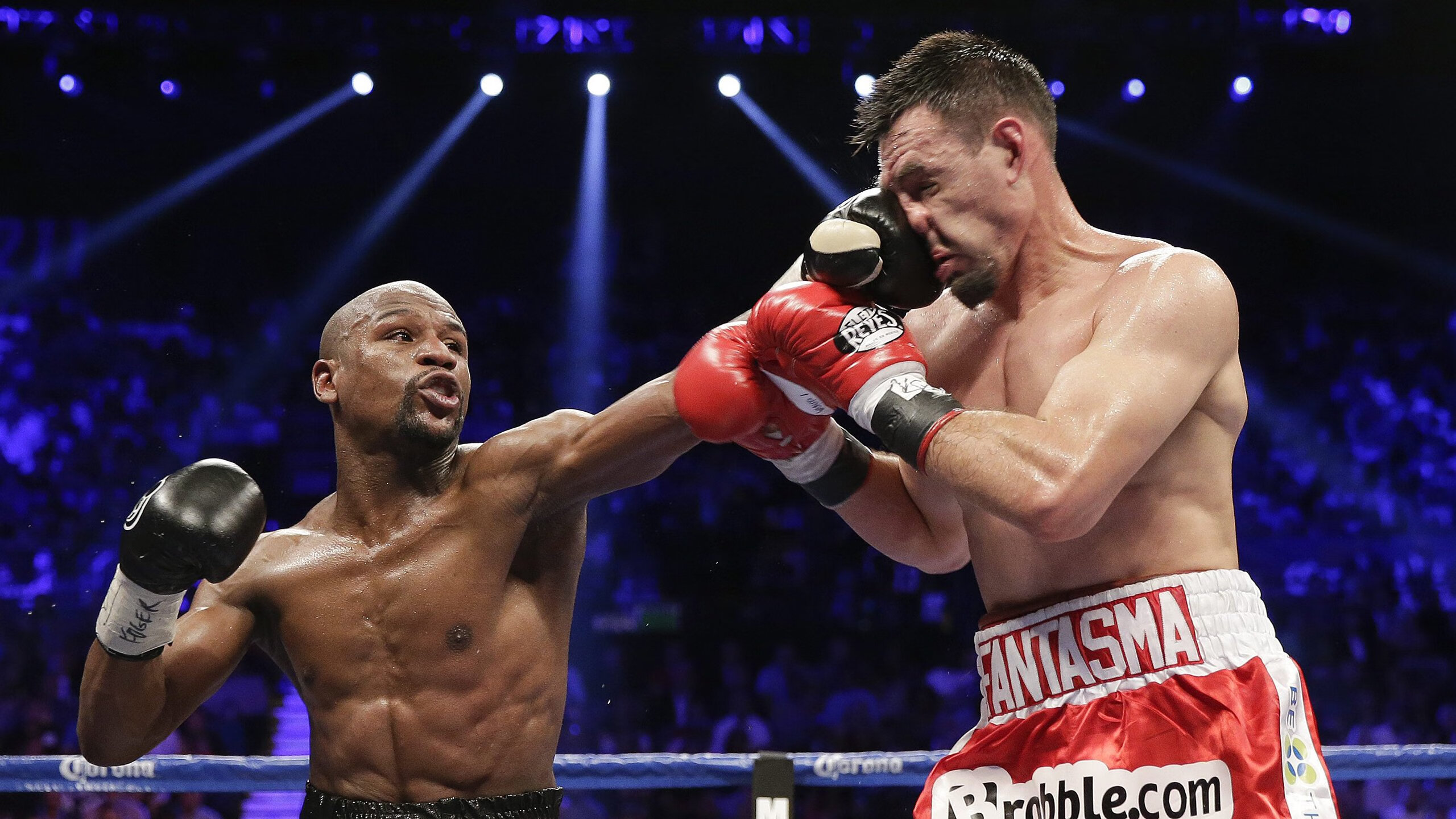 国际米兰鏖战伊拉克，苏亚雷斯如何用一记倒钩改写战争与足球的叙事