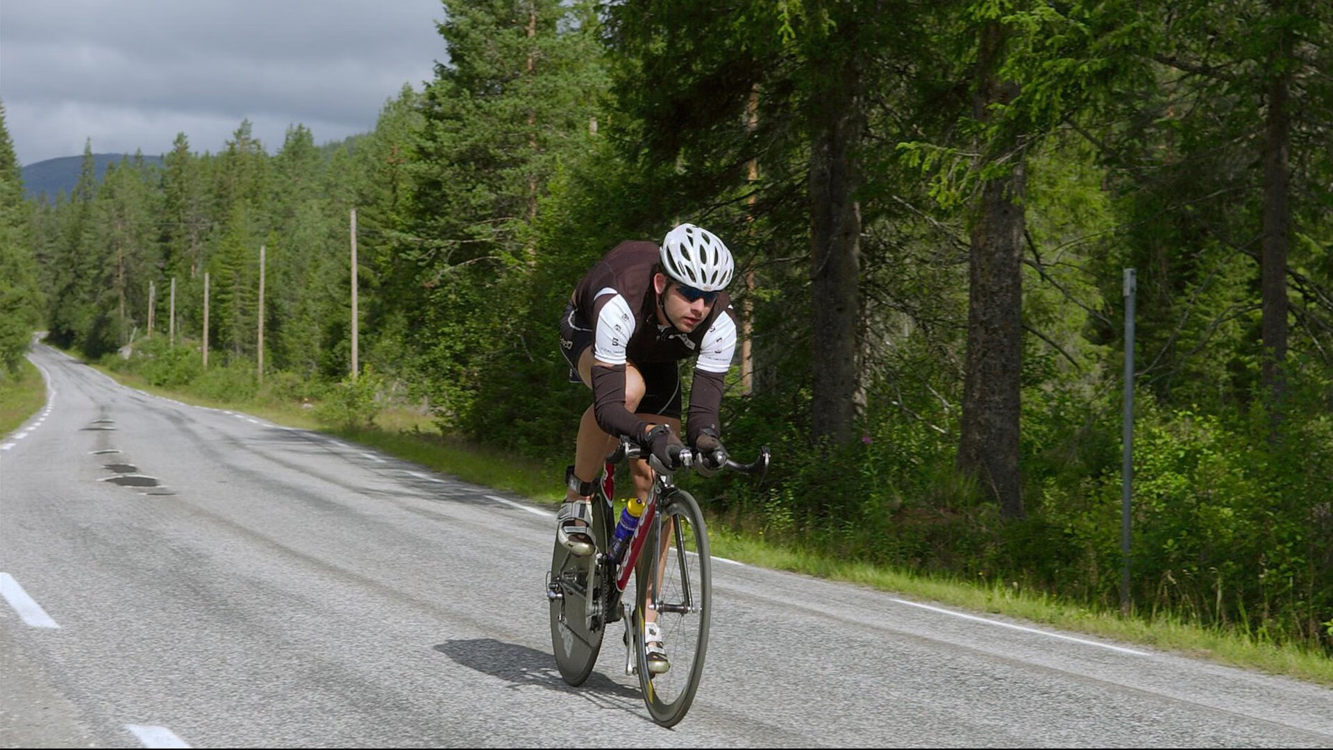 凯恩终成关键先生!巴西巅峰对决力克摩纳哥,战术博弈下的胜负手